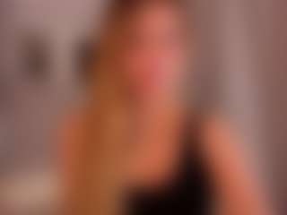 Live cam show with Tracy - Skinny on hornycams.live