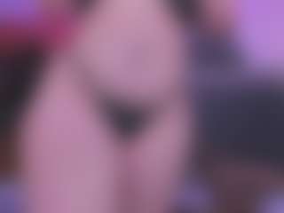 Live cam show with Alyssa-Kross - Petite on Camsoda