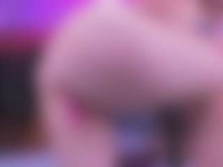 Live cam show with Alyssa-Kross - Curvy on friskycurves.com