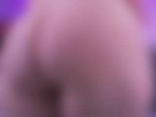 Live cam show with Alyssa-Kross - Young Adult on CamSodaAdn
