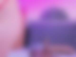 Live cam show with Alyssa-Kross - Shaved Pussy on Camsoda