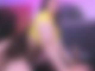 Live cam show with Alyssa-Kross - Bedroom on Uber Horny