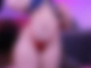Live cam show with Alyssa-Kross - Fingering on CamClone