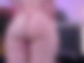 Live cam show with Alyssa-Kross - Brown Eyes Curvy on livesuperchat.net