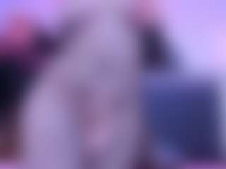 Live cam show with Alyssa-Kross - Slender on Camsoda