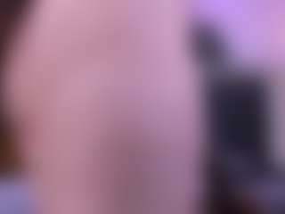Live cam show with Alyssa-Kross - Handjob on Camsoda