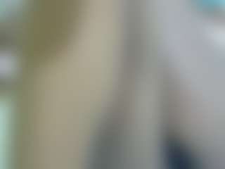 Live cam show with Cuteavrl - Ebony on live18s.com