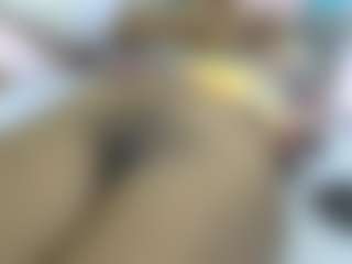 Live cam show with Cuteavrl - Black Small Tits on Uber Horny