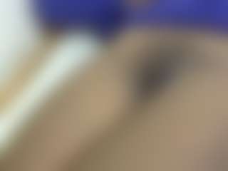 Live cam show with Cuteavrl - Solo Ebony on Chatstar