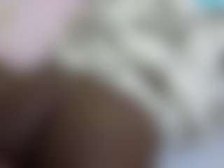 Live cam show with Cuteavrl - Athletic Ebony on Livezox