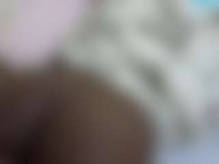 Live cam show with Cuteavrl - Athletic Ebony on luckytryst.com