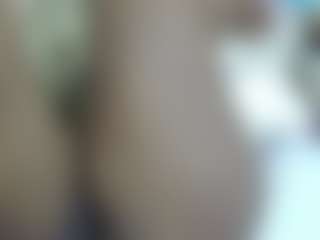 Live cam show with Cuteavrl - Athletic Ebony on boobsie.com