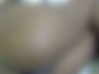 Live cam show with Cuteavrl - Athletic Ebony on AdultVida.com