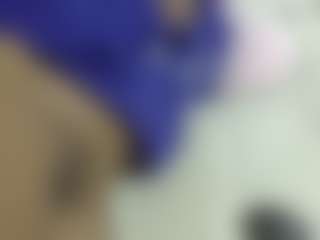Live cam show with Cuteavrl - Ebony Amateur on Camsoda
