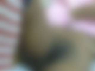 Live cam show with Cuteavrl - Athletic Ebony on CSO-WL