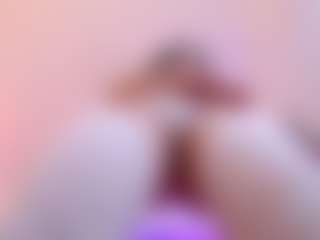 Live cam show with Katy Van - Petite on Camsoda