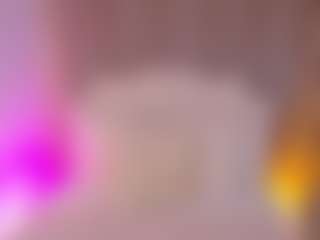 Live cam show with Katy Van - Bedroom on CamClone