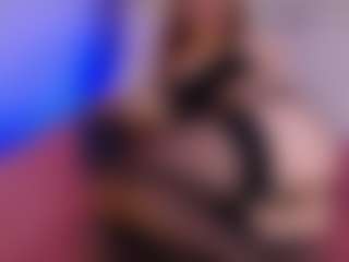 Live cam show with Katy Van - Sexy on SmokeAndPoke