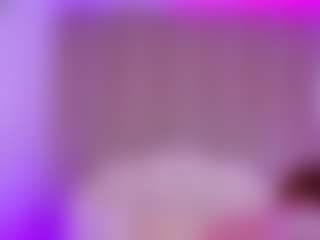 Live cam show with Katy Van - Cute on Camsoda