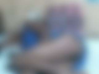 Live cam show with MAGNETIC-QUEEN - Ebony on AdultVida.com