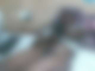 Live cam show with MAGNETIC-QUEEN - Ebony Teen (18+) on Camming Site