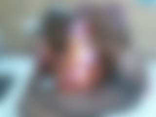 Live cam show with MAGNETIC-QUEEN - Hairy Pussy Teen (18+) on CamClone