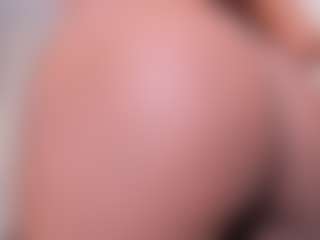 Live cam show with Sexyariah - Ebony Petite on Fling VIP Chat