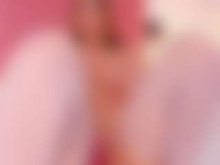 Live cam show with CristaalHart - Anal on Camming Site