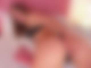 Pokaz na żywo z CristaalHart - Brown Eyes Curvy na Camsoda