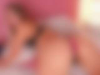 Live cam show with CristaalHart - Shaved Pussy on Camsoda
