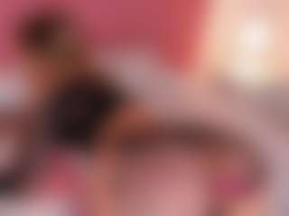 Live cam show with CristaalHart - Bedroom on Camsoda
