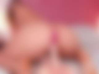 Live-Cam-Show mit CristaalHart - Tease Big Tits auf Camsoda