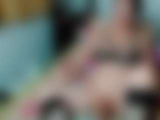 Live cam show with Lily Benet - Fuck on Camsoda