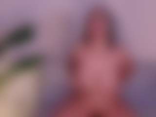 Live cam show with AliceDuque - Brown Eyes Big Tits on CamwithHer