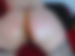 ashley-whiteSelf MILF webcam performer live streaming
