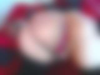 ashley-whiteSelf MILF webcam performer live streaming