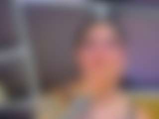 Live cam show with EmilyEsposito - Bikini on CamwithHer