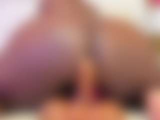 Live cam show with KristineLS - Bedroom Ebony on nudelive.tv