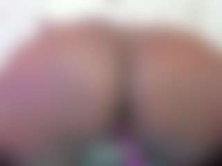 Live cam show with KristineLS - Bedroom Black on Camsoda
