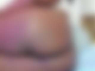 Live-camshow met KristineLS - Huge Tits op Camsoda