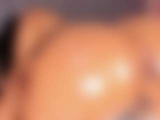 Live cam show with PocahontasFg - Living Room on Milfs Live