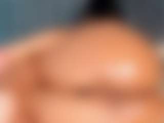 Live cam show with PocahontasFg - Living Room on Dare Cams