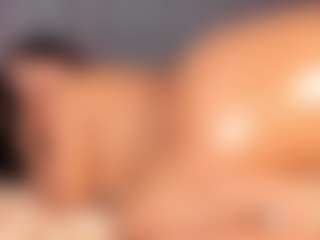 Live cam show with PocahontasFg - Athletic Bedroom on live18s.com