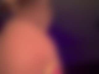 Live cam show with Ann-Kendy - Amateur Brown Hair on Fling VIP Chat