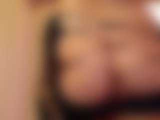 Live cam show with b3cky - Moaning on milfzrlive.com