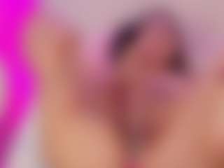 Live cam show with Selena - Spank on madthumbs