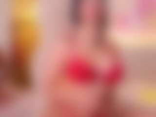 Live cam show with Selena - Shaved Pussy MILF on Camsoda
