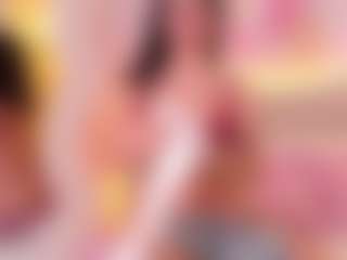 Selena MILF webcam performer live streaming