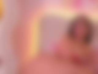 Live cam show with Selena - Facial on Camsoda