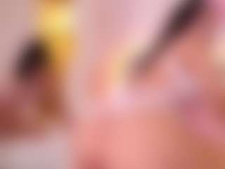 Selena MILF webcam performer live streaming